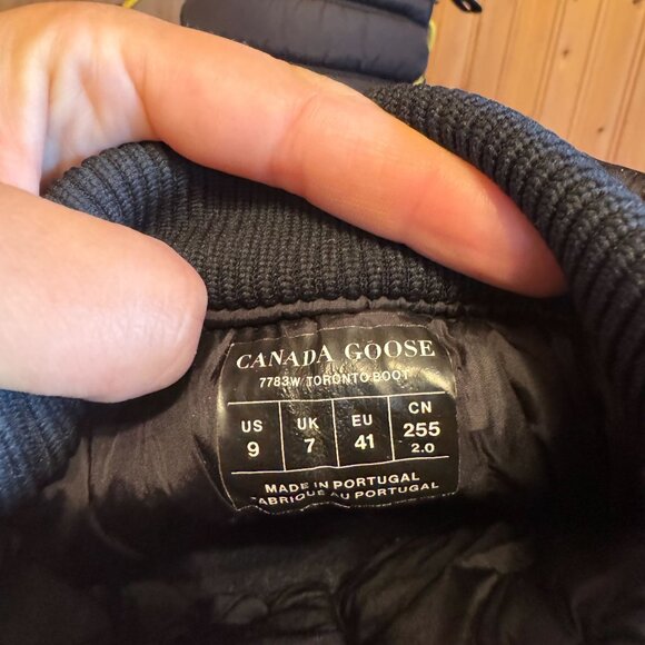 Canada Goose Toronto Quilted Shell Ankle Boots - Picture 5 of 5